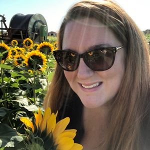 Meet your Posher, Danielle